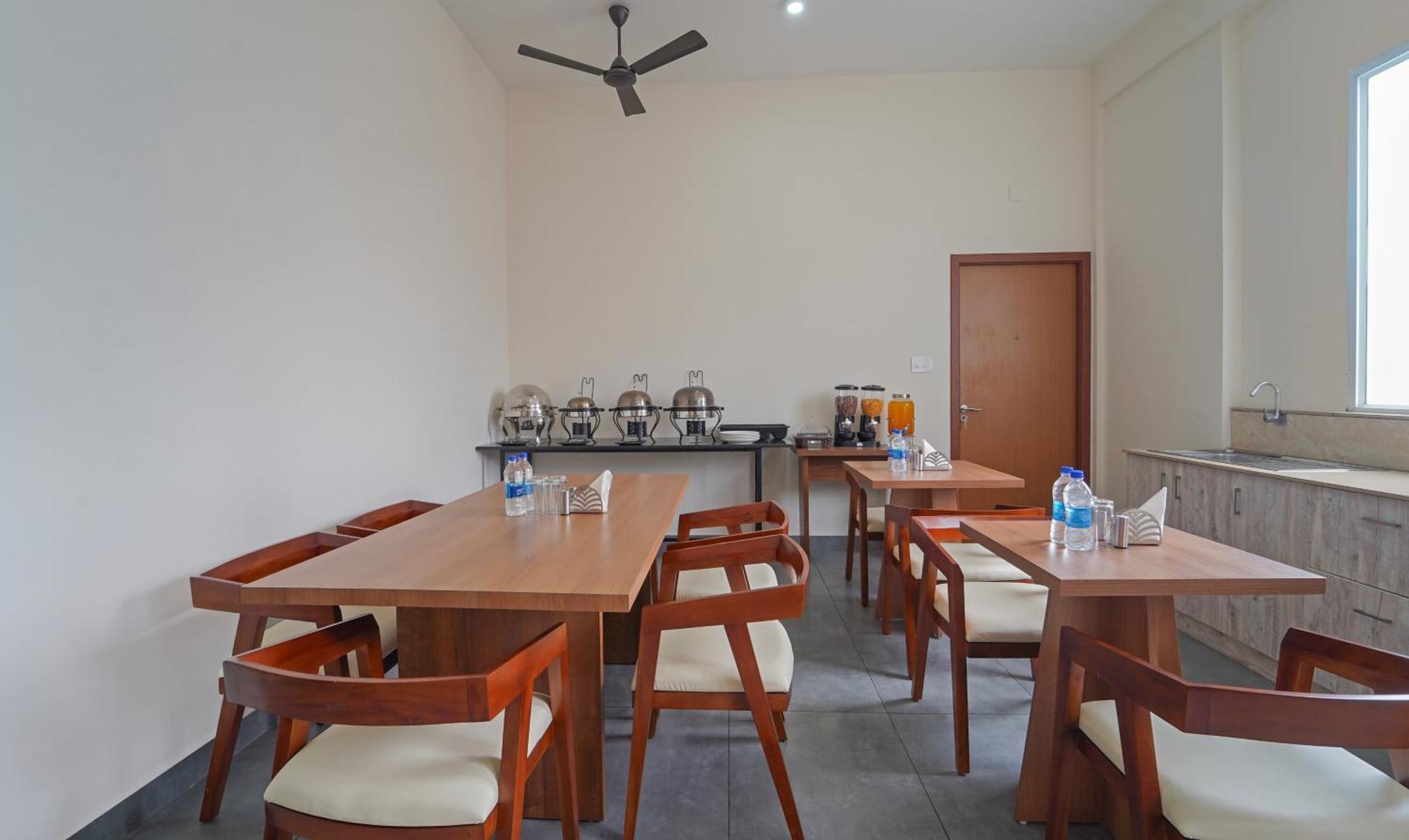 Itsy Hotels Avani Stays, Vyttila, Kochi Esterno foto