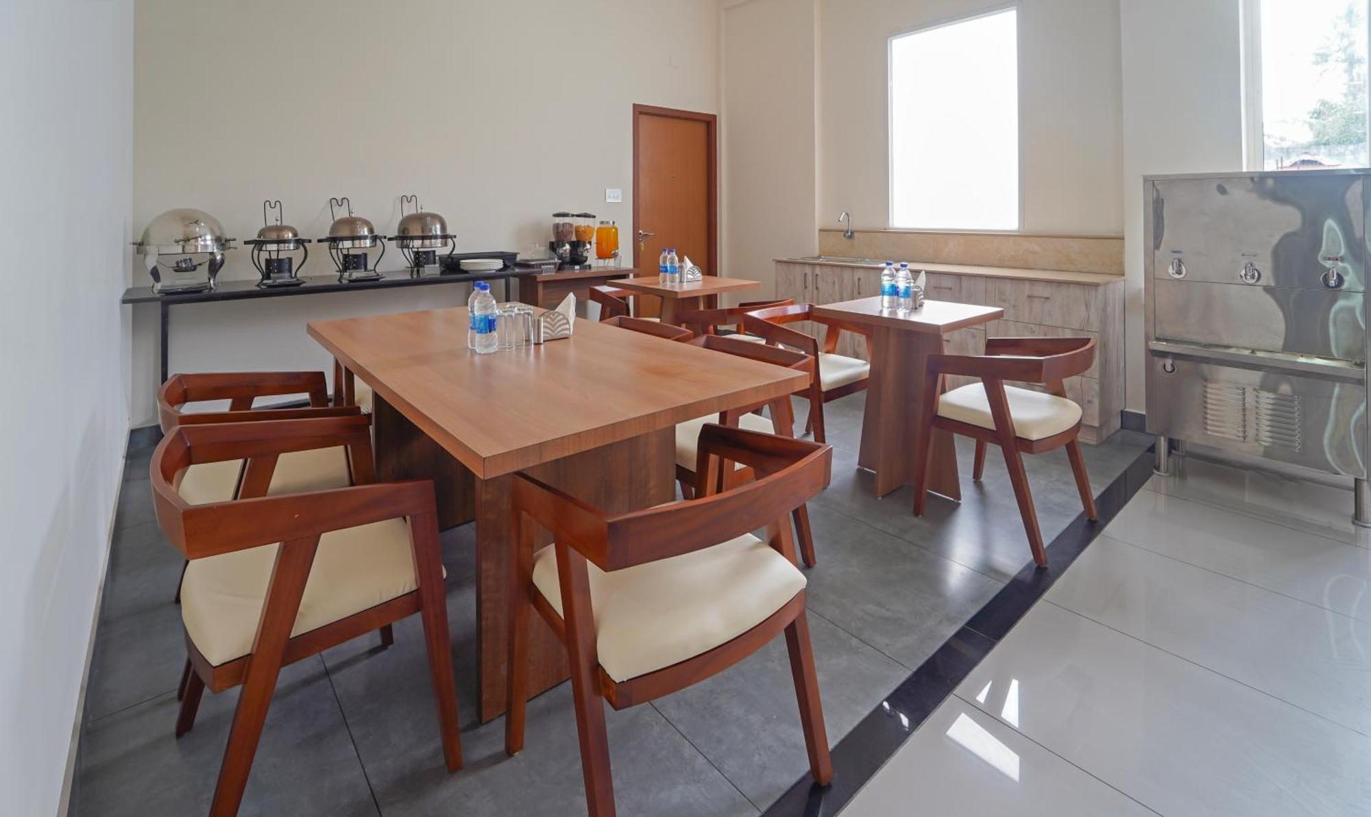 Itsy Hotels Avani Stays, Vyttila, Kochi Esterno foto