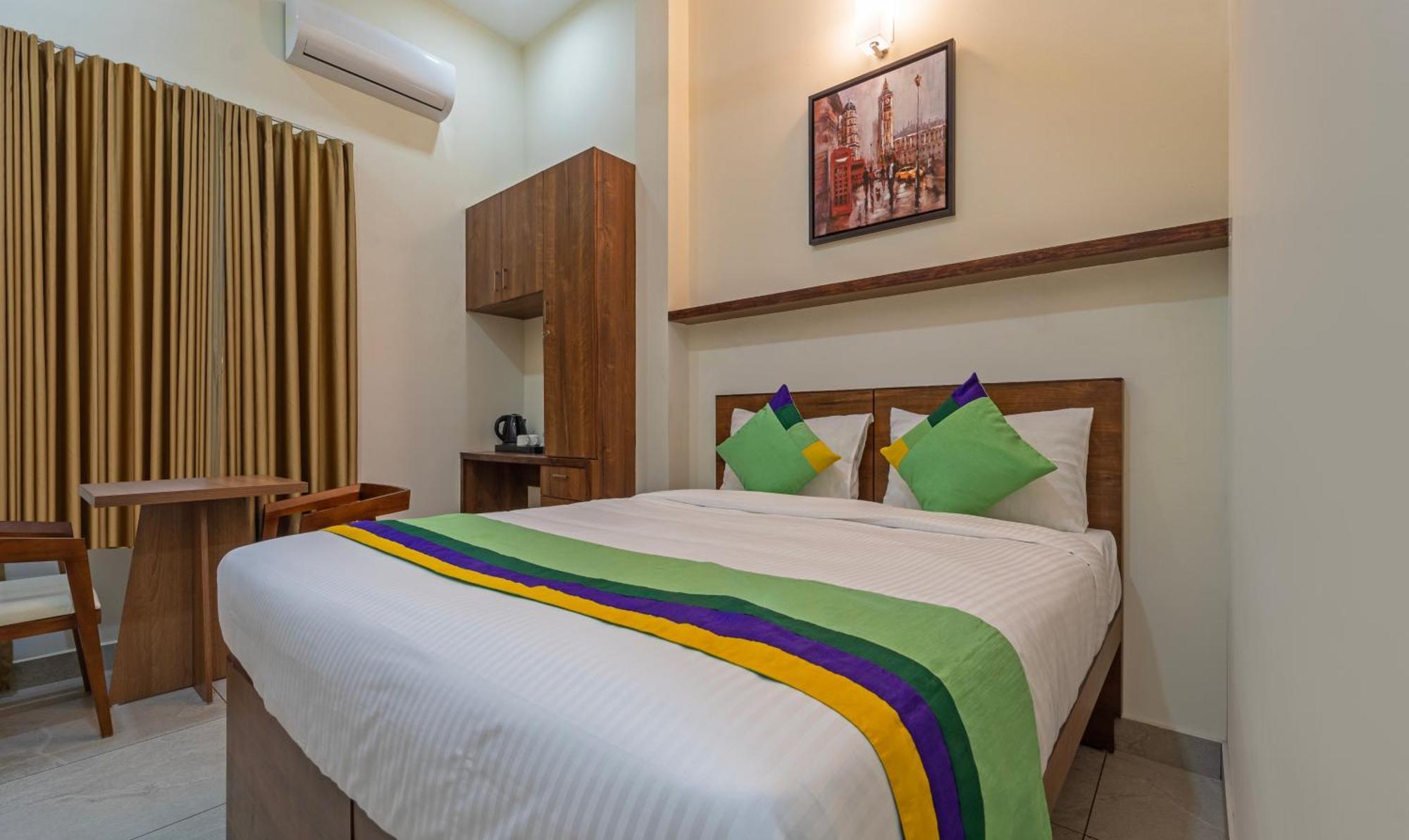 Itsy Hotels Avani Stays, Vyttila, Kochi Esterno foto